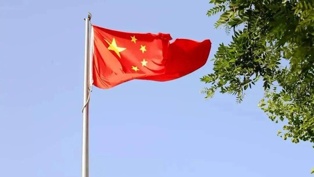 逃离电梯间